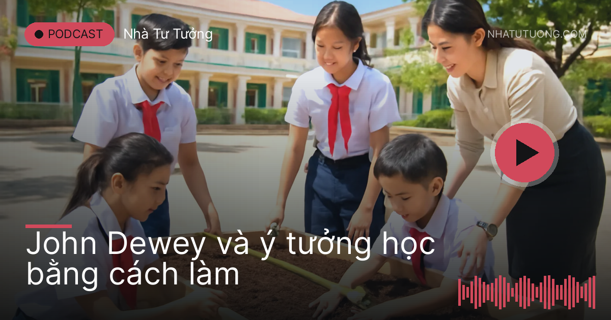 Học sinh trung học làm luống rau ở sân trường